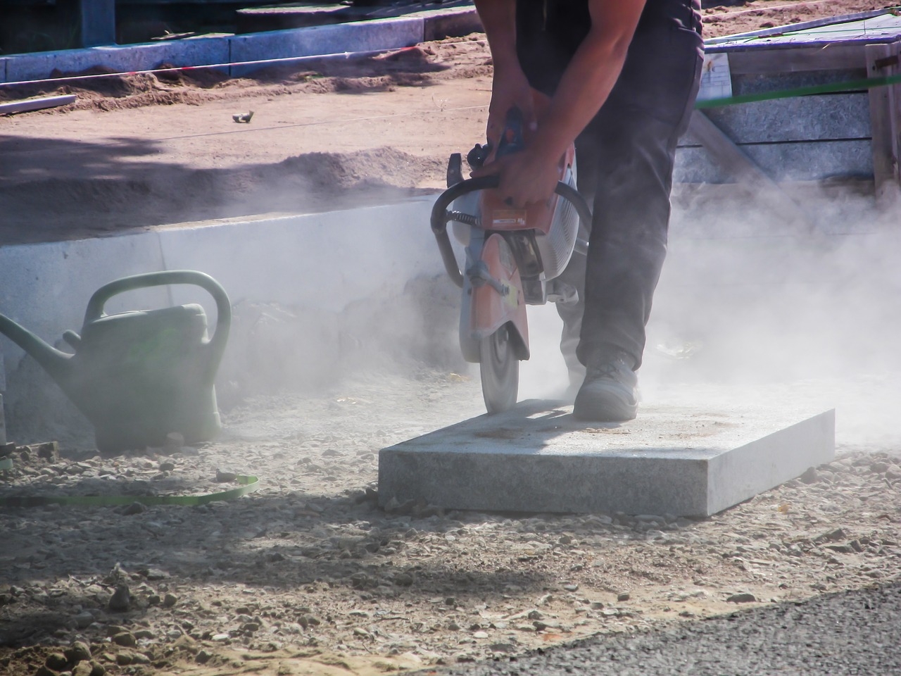 image of saw creating dust